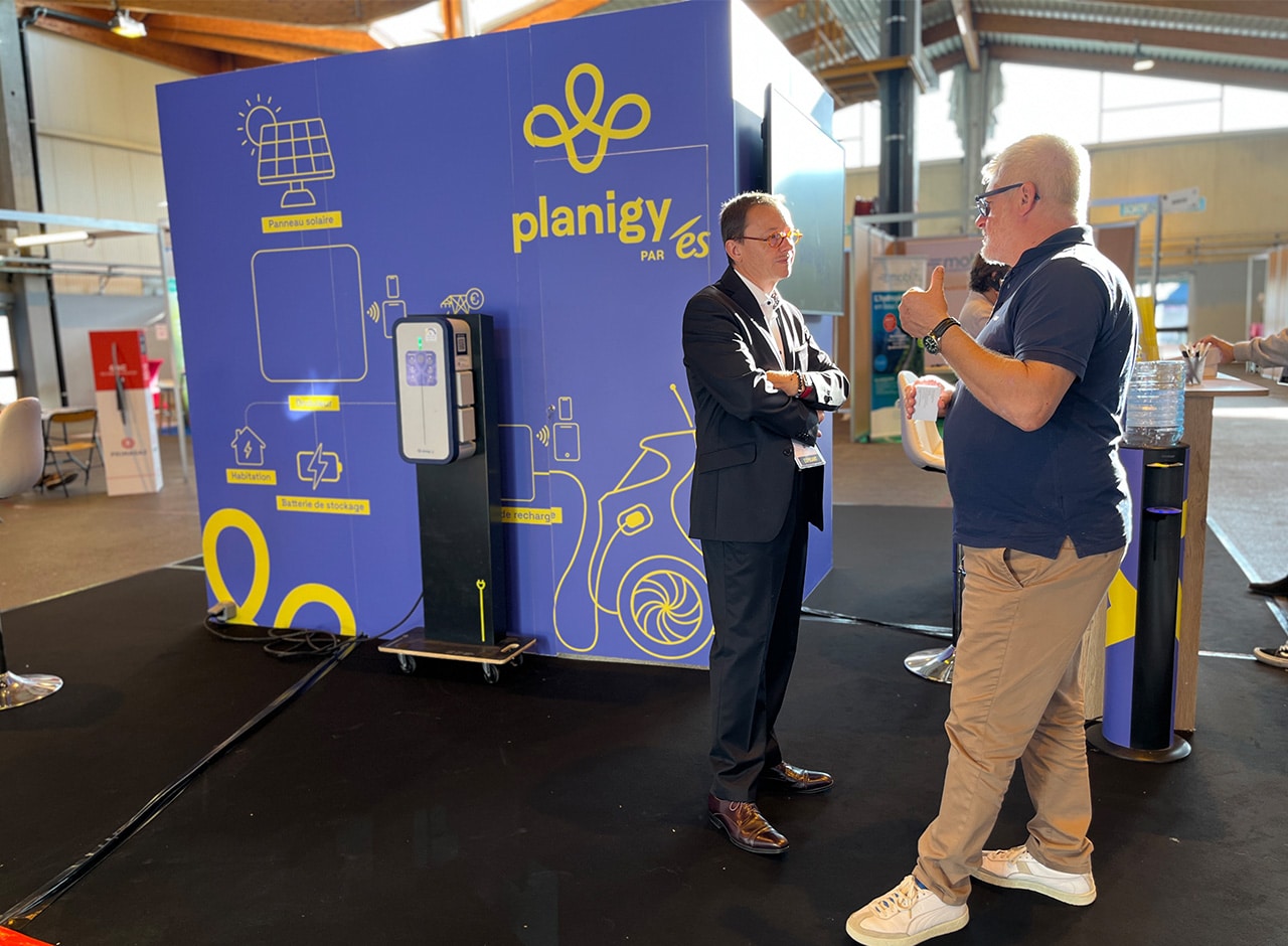 Planigy par ÉS est la marque commerciale du groupe ÉS dédiée au photovoltaïque et à la mobilité électrique. Elle accompagne les particuliers, les entreprises, les agriculteurs et les collectivités dans leur transition énergétique vers plus d’énergies renouvelables. Planigy par ÉS est un expert local de confiance pour des solutions vertes adaptées à vos projets.